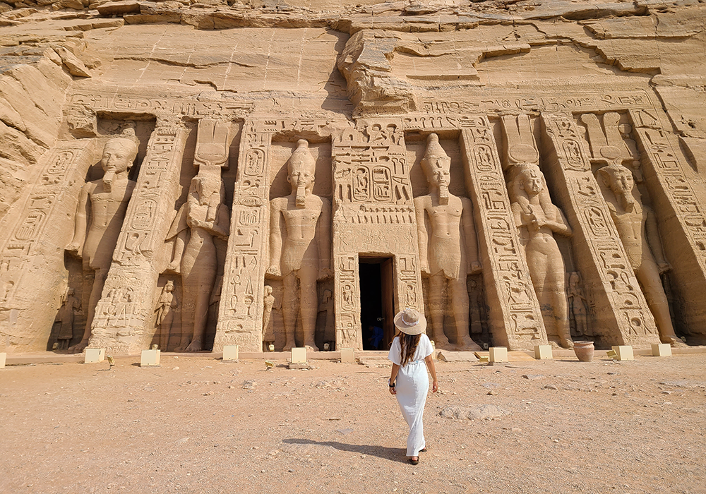 【双语灵修】她是谁？WHO IS SHE?