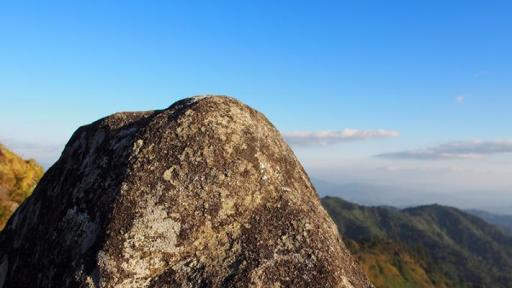 【双语灵修】耶和华是我的岩石 God Is My Rock