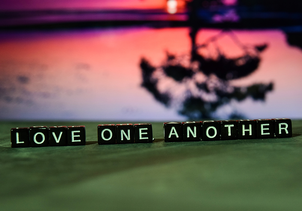 【双语灵修】一条新命令：彼此相爱THE NEW COMMAND TO LOVE