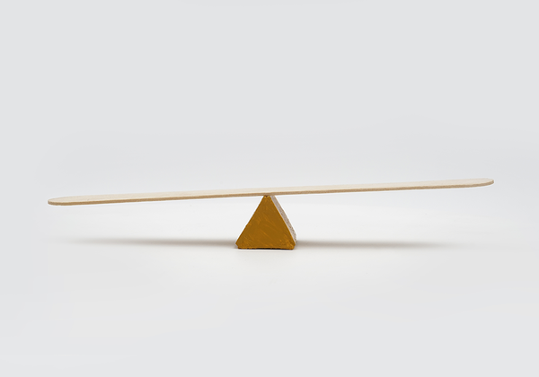 【双语灵修】力求平衡STRIKING A BALANCE